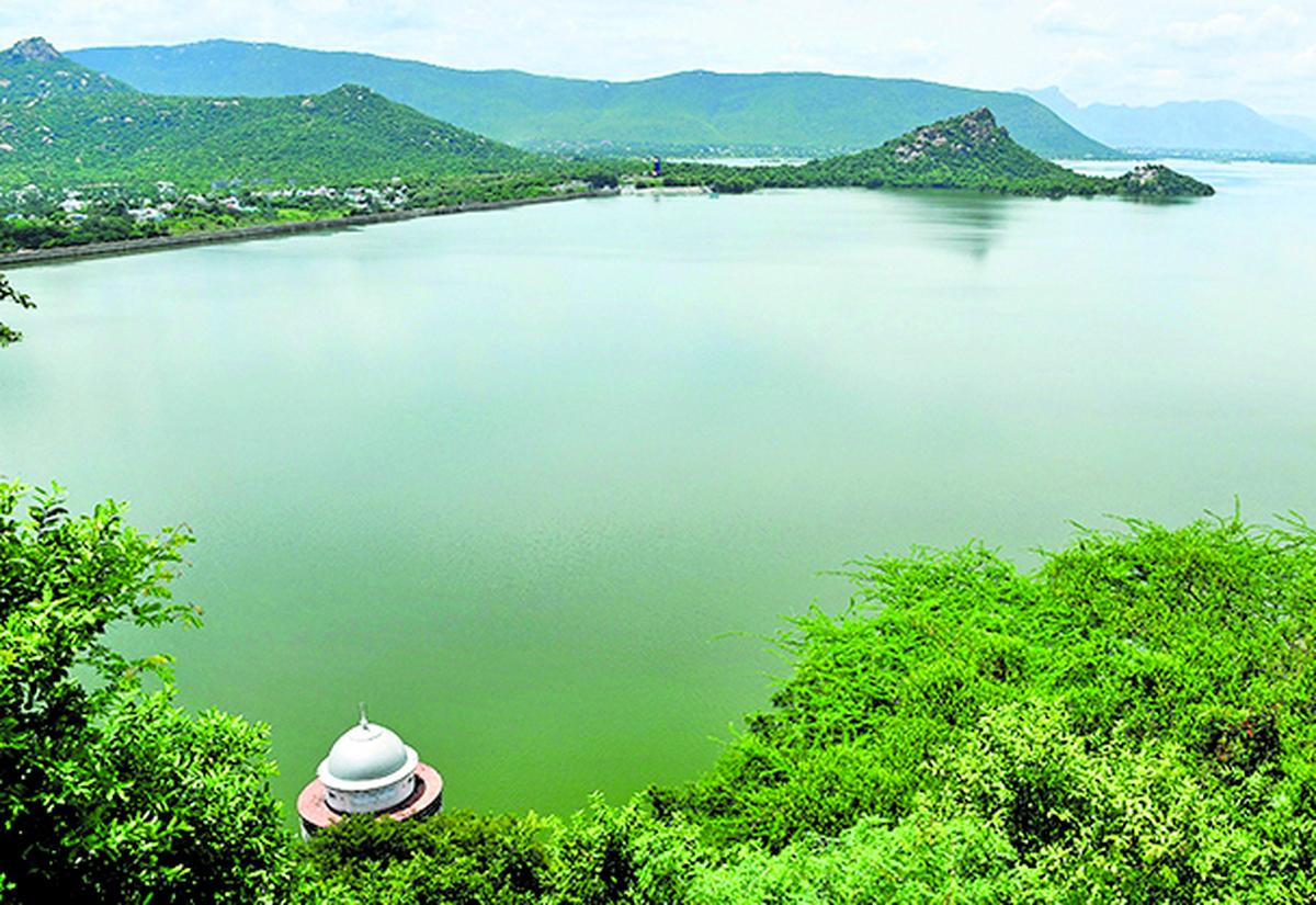 Water level in Mettur dam stands at 120 feet