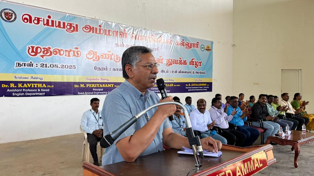 Dindigul: Inauguration of first-year classes held at Syed Ammal Engineering College. Dindigul: Inauguration of first-year classes held at Syed Ammal Engineering College.