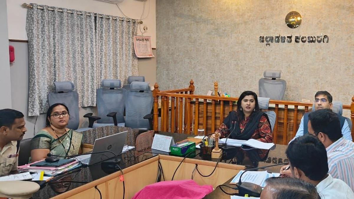 Focus on popularising women’s helpline, Kalaburagi officials told