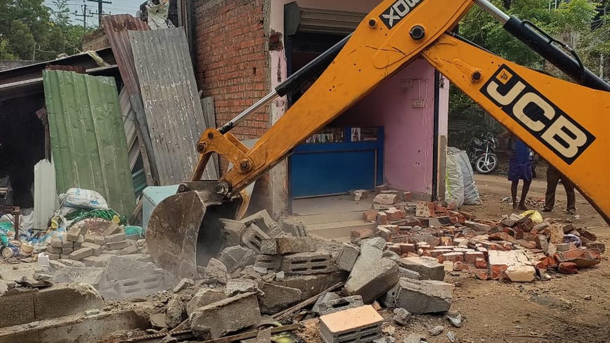 Corporation retrieves 11 cents of encroached land at three places in Thoothukudi