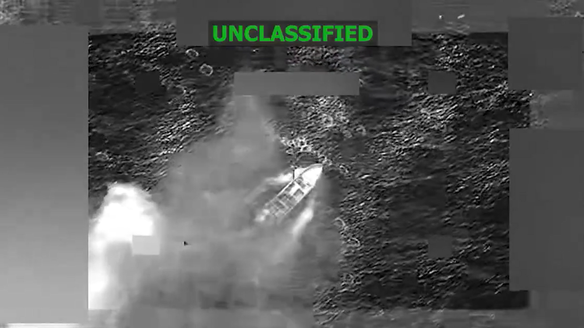 अमेरिका का कहना है कि उसने पूर्वी प्रशांत क्षेत्र में जहाज पर हमला किया, जिसमें दो लोग मारे गए