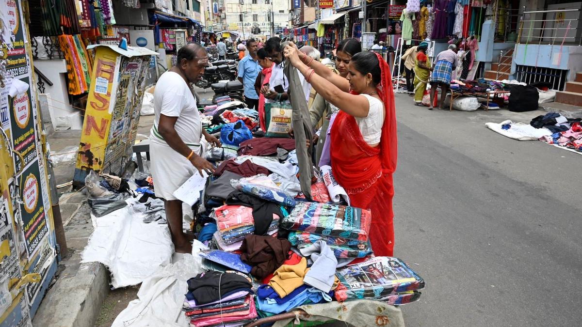 Textile market in Erode sees sluggish sales after festival rush