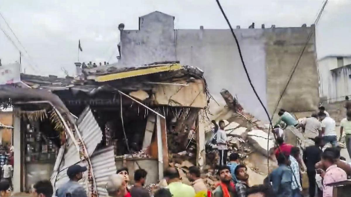 Madhya Pradesh lodge collapse death toll rises to two; NDRF continues rescue ops