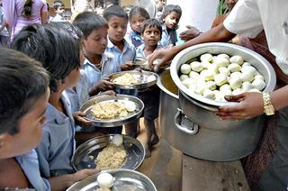 Karnataka mid-day meals: Eggs six days a week have increased attendance, says DSEL (GFX TO BE MAILED) - The Hindu