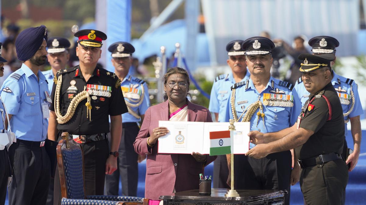 Murmu presents President's Standard and Colours to four IAF units