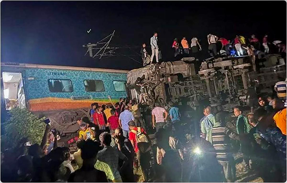 TMC demands Railway Minister's resignation over Odisha accident - The Hindu