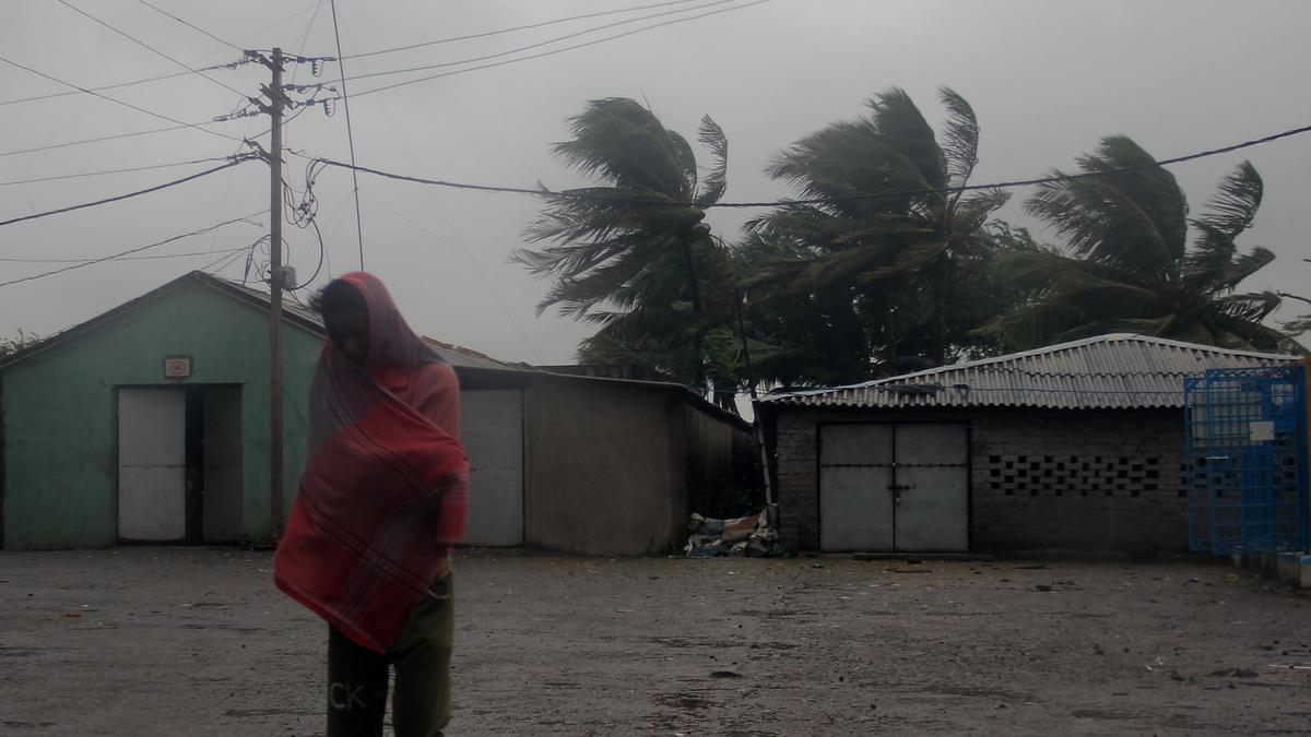 Cyclone Dana: Heavy rains lashes Odisha coast, south Bengal