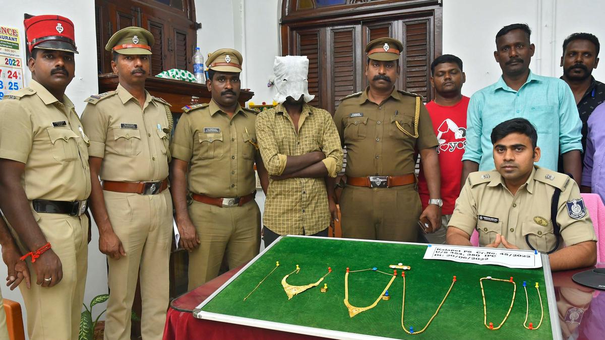 One arrested, 25 sovereigns of stolen gold ornaments recovered - The Hindu