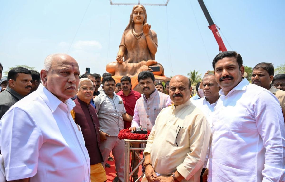 Karnataka CM unveils Akkamahadevi statue, seeks support for son of ...