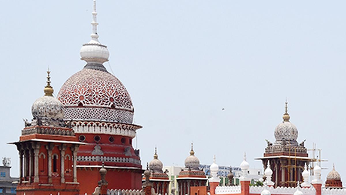 Actor M. Ilavarasu tenders unconditional apology before Madras High Court for false accusation against Chennai police