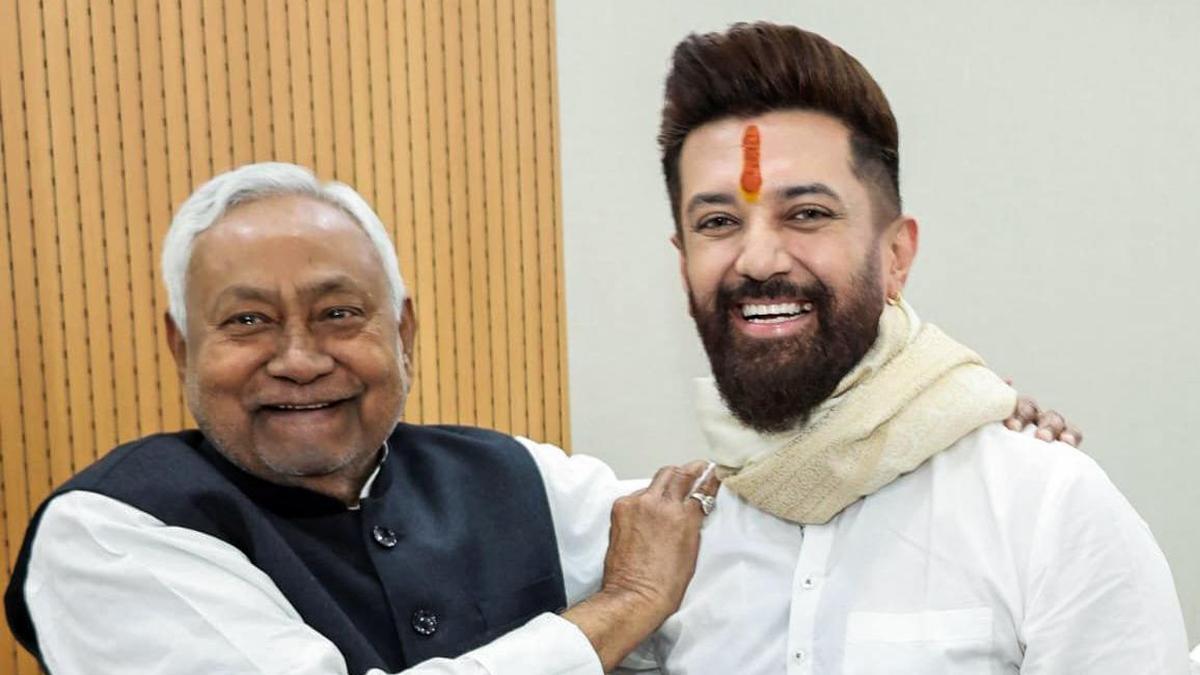 Amit Shah holds closed-door meeting in Delhi to discuss government formation in Bihar