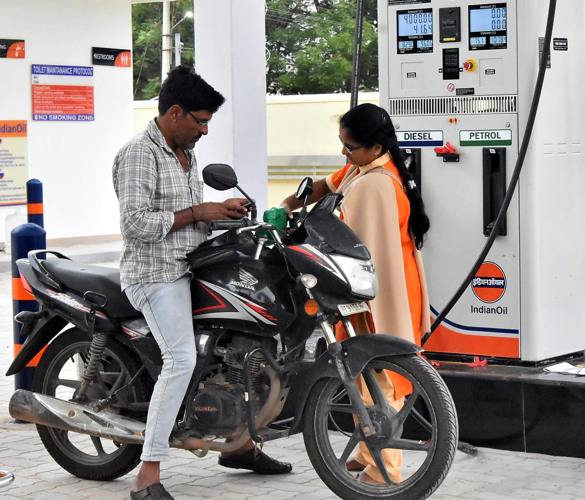 Petrol Bunk managed by women from Zilla  Mahila  Samakhya in Sangareddy.