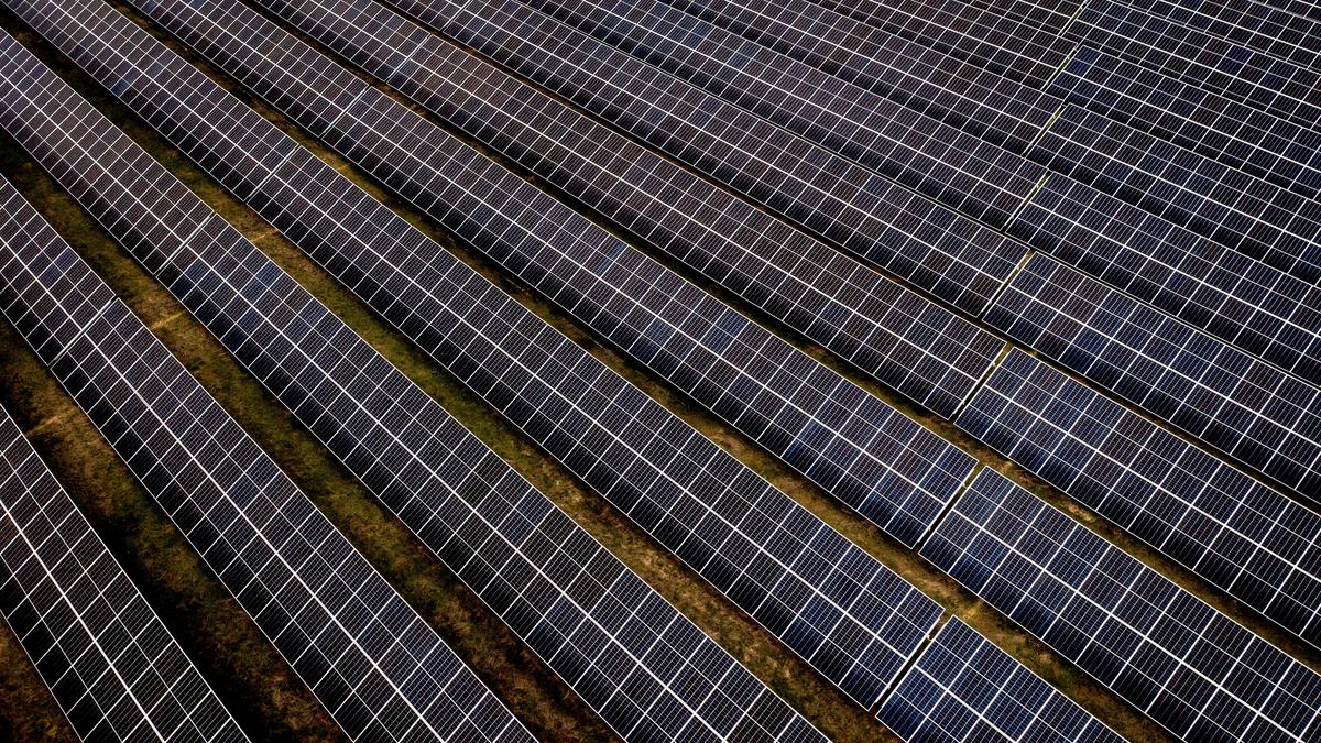 With solar industry in crisis, Europe in a bind over imports from China