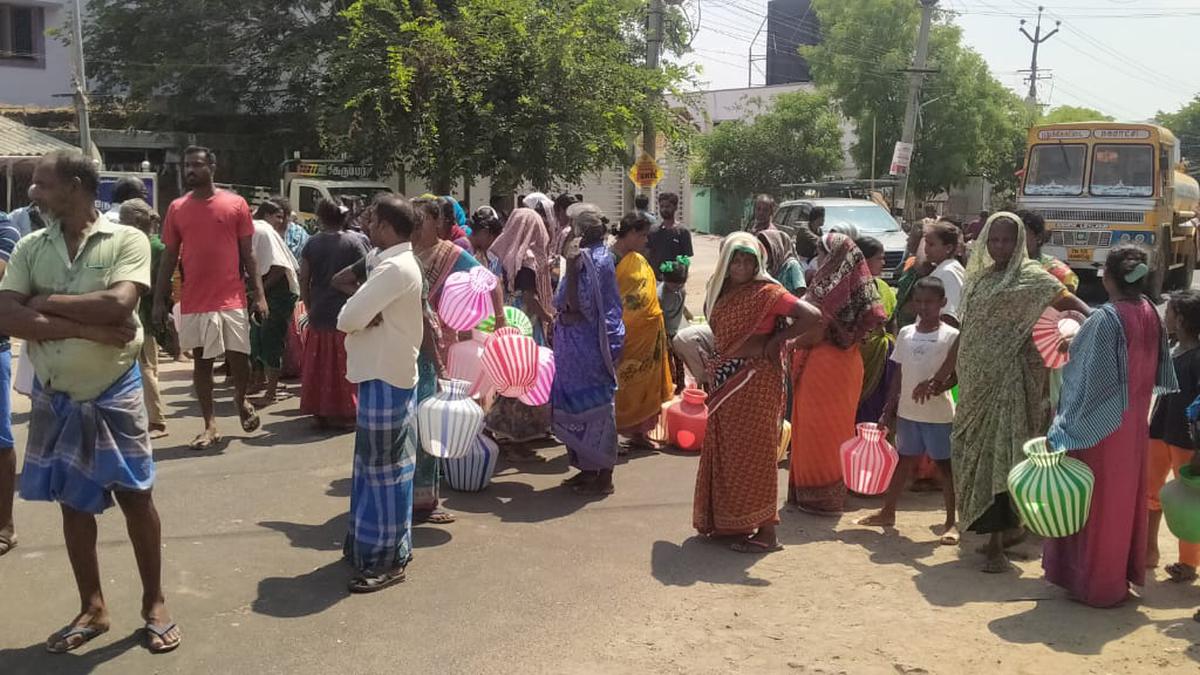 Villagers in Pudukottai district block road at four places demanding drinking water supply