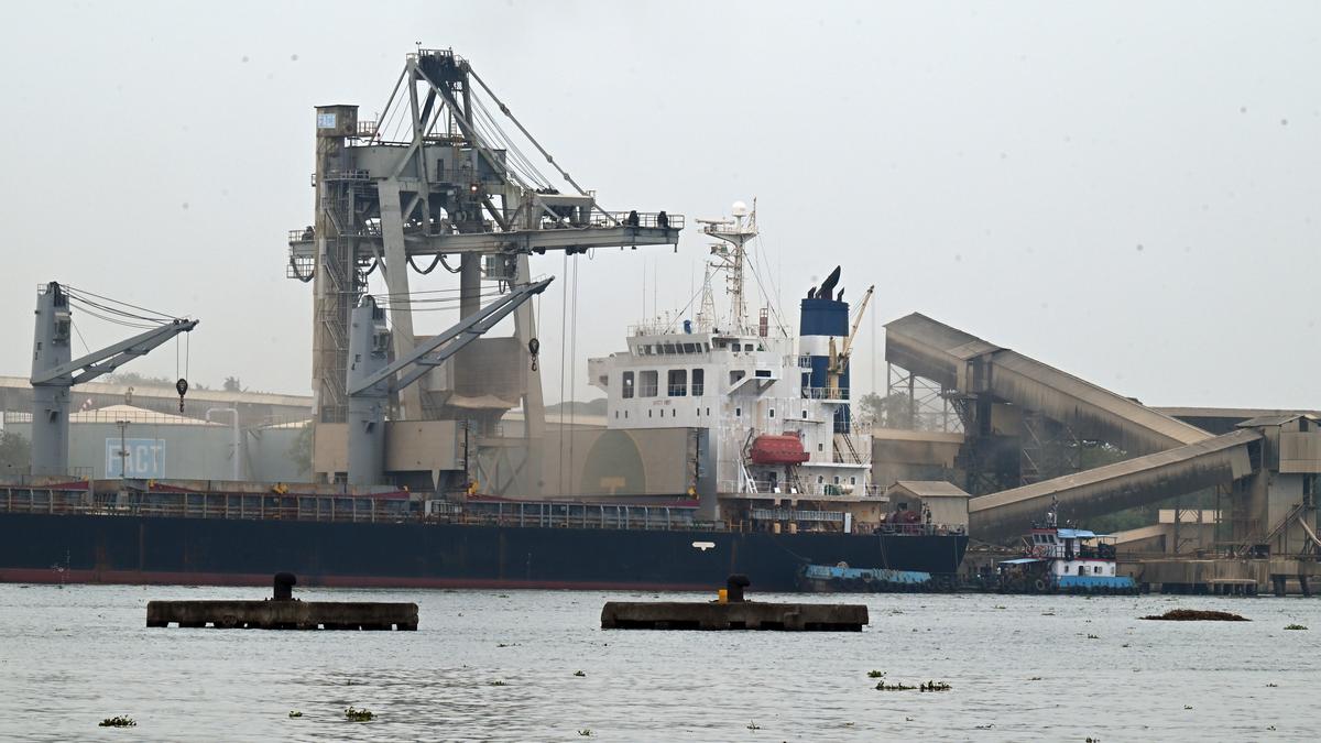 Port workers seek steps to revive business on Willingdon Island