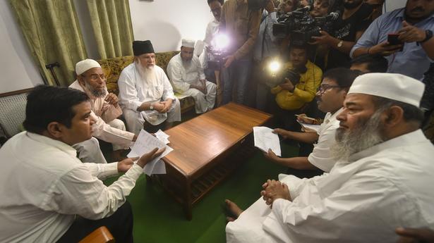 Madrasa survey team visits famous Darul Uloom Nadwatul Ulama