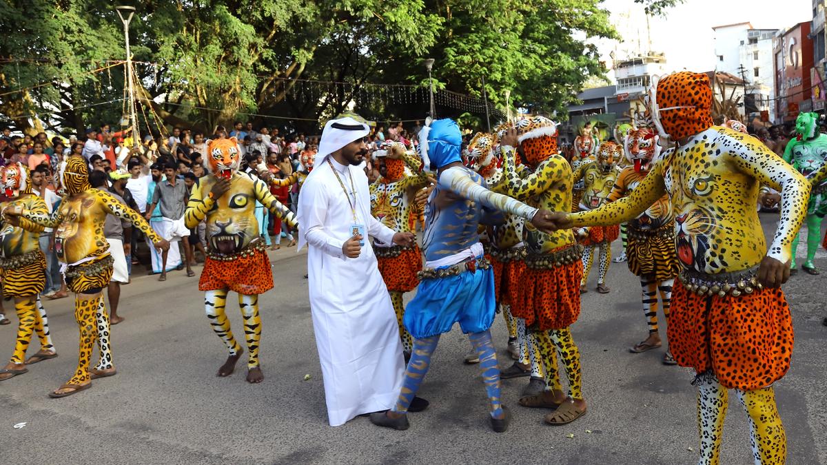 Thrissur roars in Pulikkali frenzy as 450 tigers set Swaraj Round ablaze 