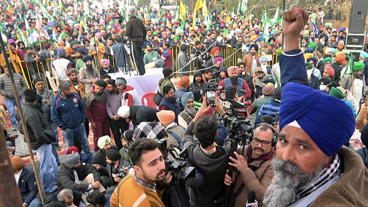 Protesting farmers scheduled to meet Justice Nawab Singh committee for negotiations: SC informed