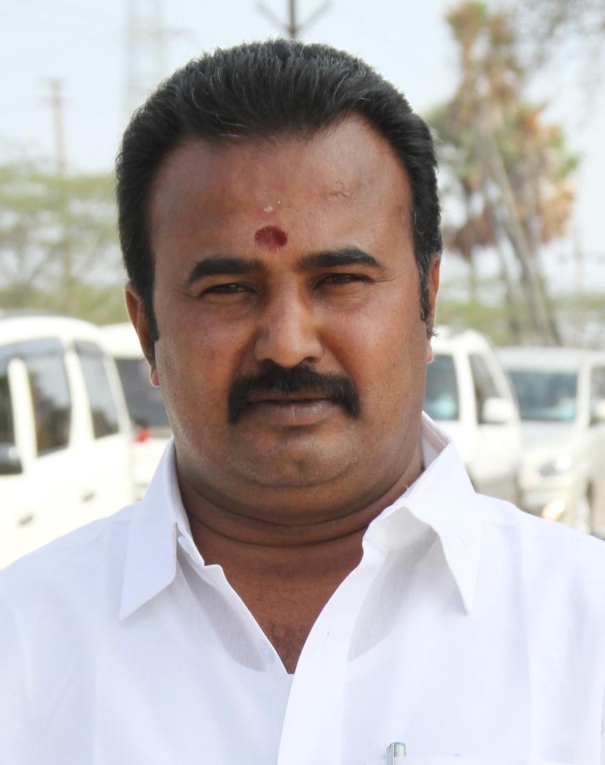 C. Mahendran. Arquivo