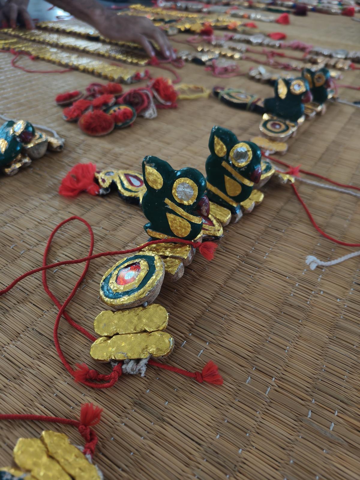 'मुग्गु', 'गोंधू' और अन्य पारंपरिक तकनीकों से बने आभूषण