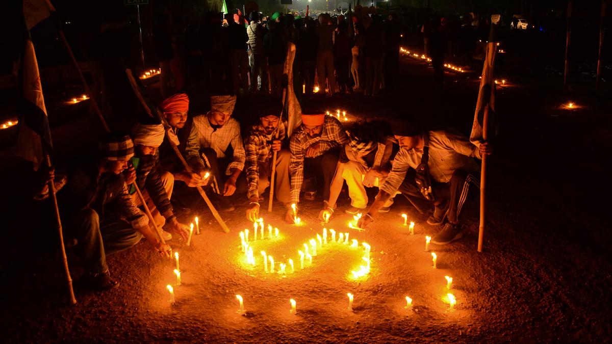 Handover injured farmer to us, Punjab chief secretary tells Haryana; Delhi Police partially open Singhu, Tikri borders