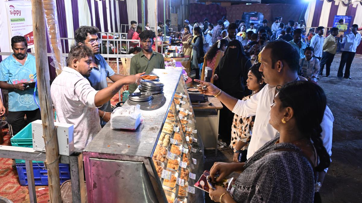 Mayor inaugurates food festival