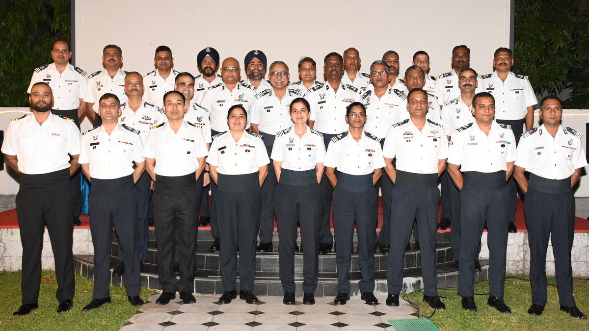 24 officers complete Chief Administrative Officers’ course at the Air