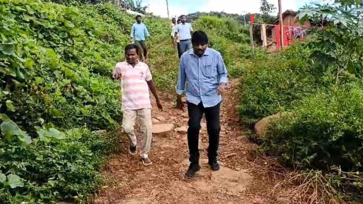 Carrying of woman, baby in doli: revenue officials visit hilltop tribal village in Anakapalli district