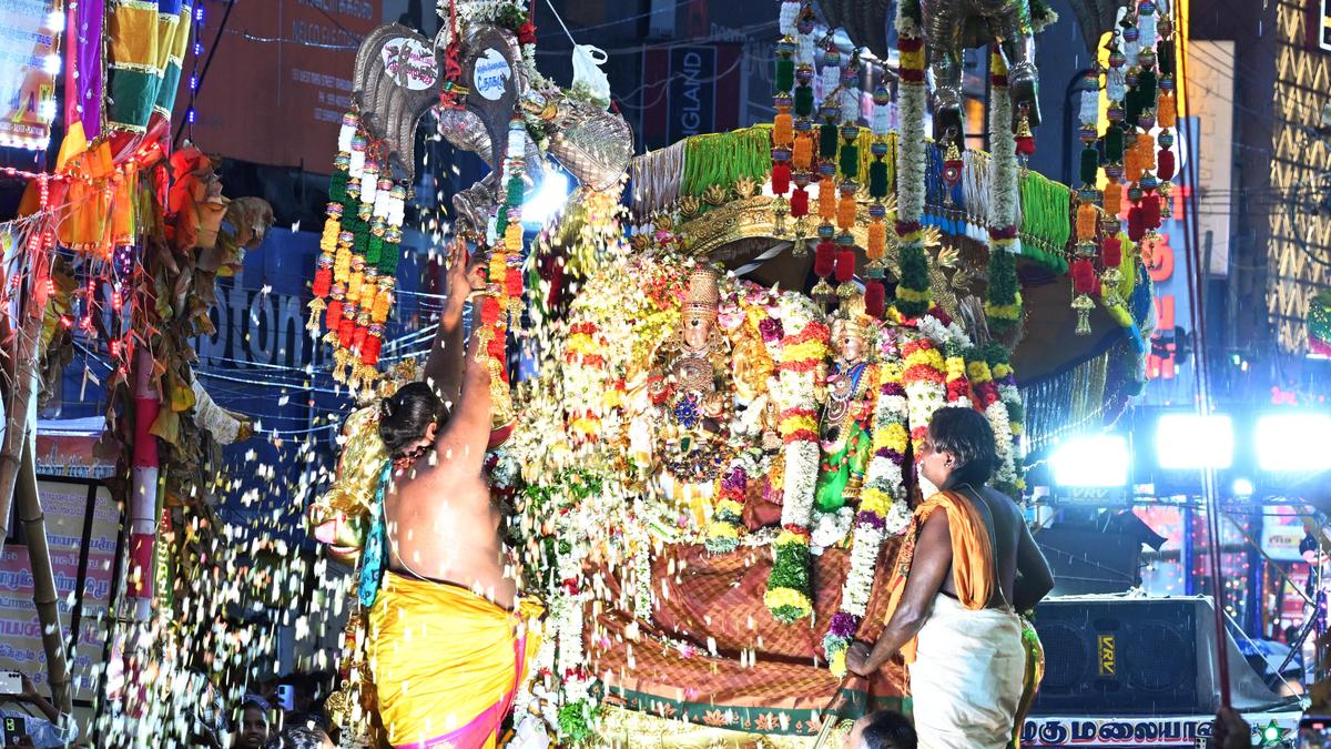 Flower shower by dolls draws crowds during Chithirai festival