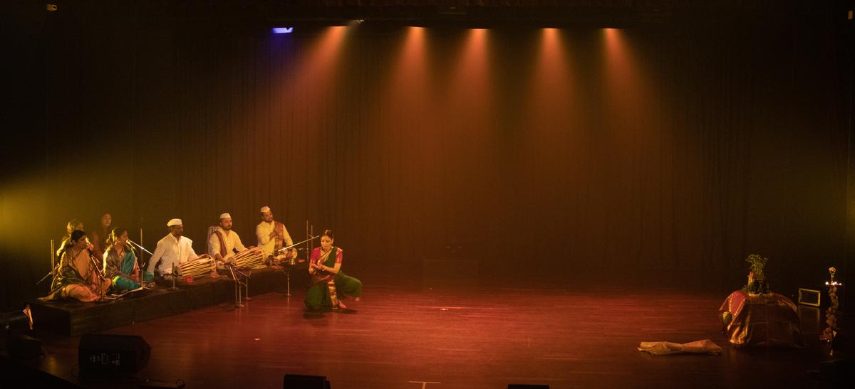Navia Natarajan collaborated with a team of musicians to present 'Namayachi Jaani'.