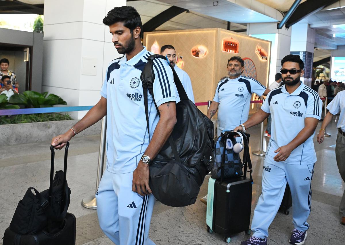 Washington Sundar a Rishabh Pant dorazí do Guwahati ve středu 19. listopadu 2025, před rozhodujícím testem Indie proti Jižní Africe, který začíná 22. listopadu.