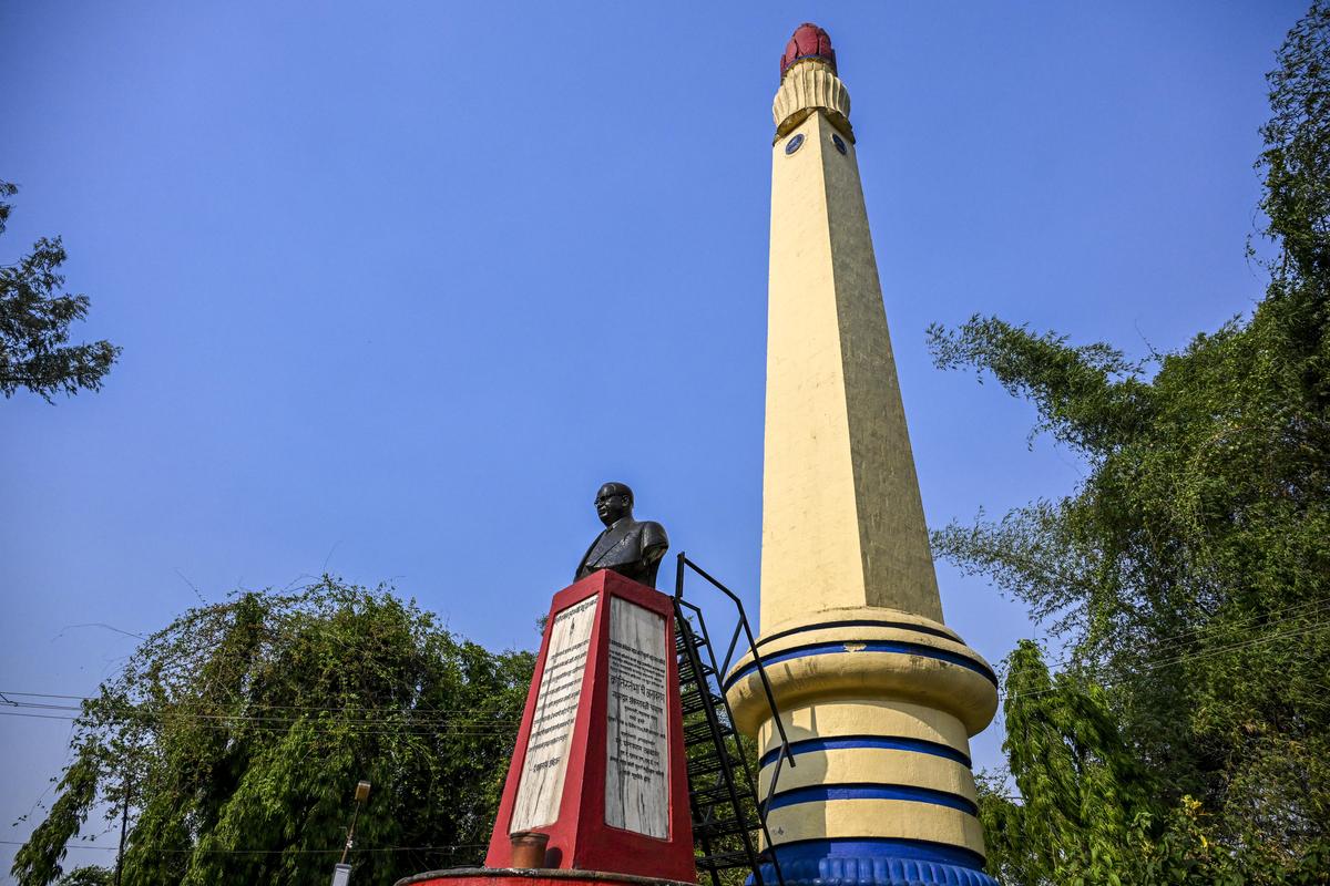 Il memoriale Kranti Stambh al Mahad Satyagraha guidato da Babasaheb Ambedkar.