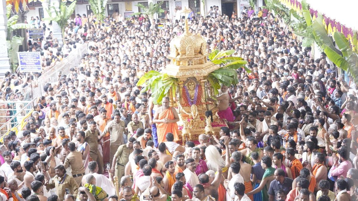 Devotees take part in Madhyaradhana Mahotsav at Mantralayam
