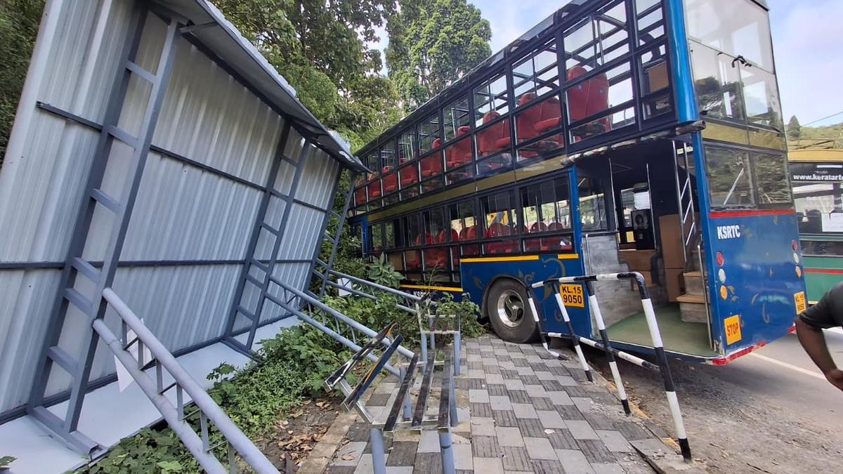 KSRTC double-decker bus in Munnar rams waiting shed