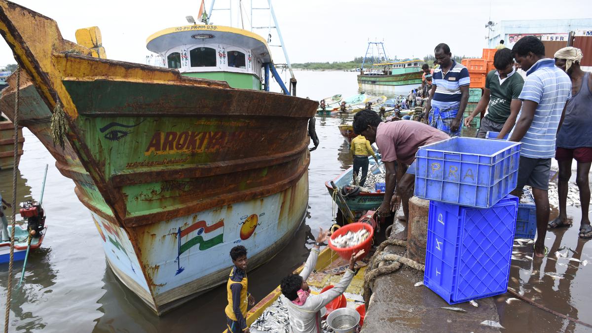 11 fishermen from Karaikal, T.N. arrested by Sri Lankan Navy