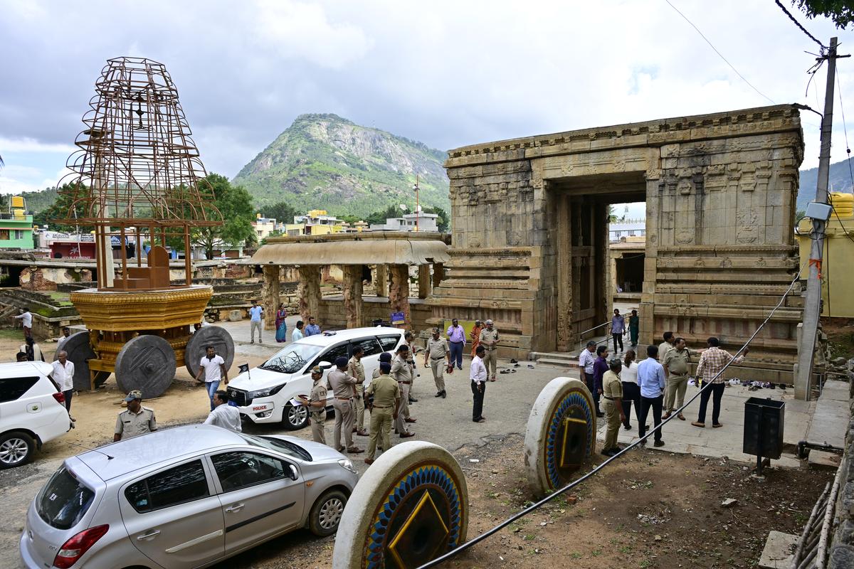 Officials inspecting the Bhoga Nandishwara temple at Nandi village in Chickballapur district.
