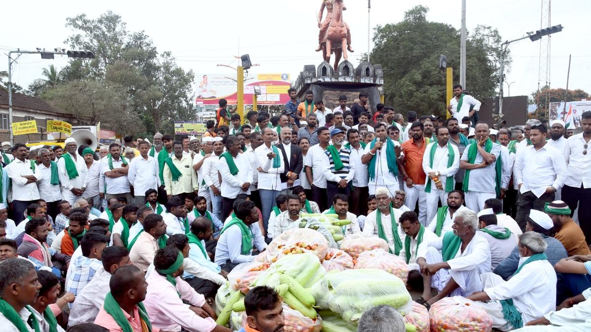 Some farmers groups demand reopening of private farm produce market in Belagavi