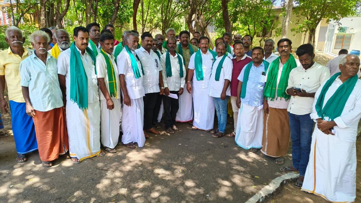 Farmers from Thevaram in Theni district seek protection for crops from elephants; stage demonstration in front of forest office