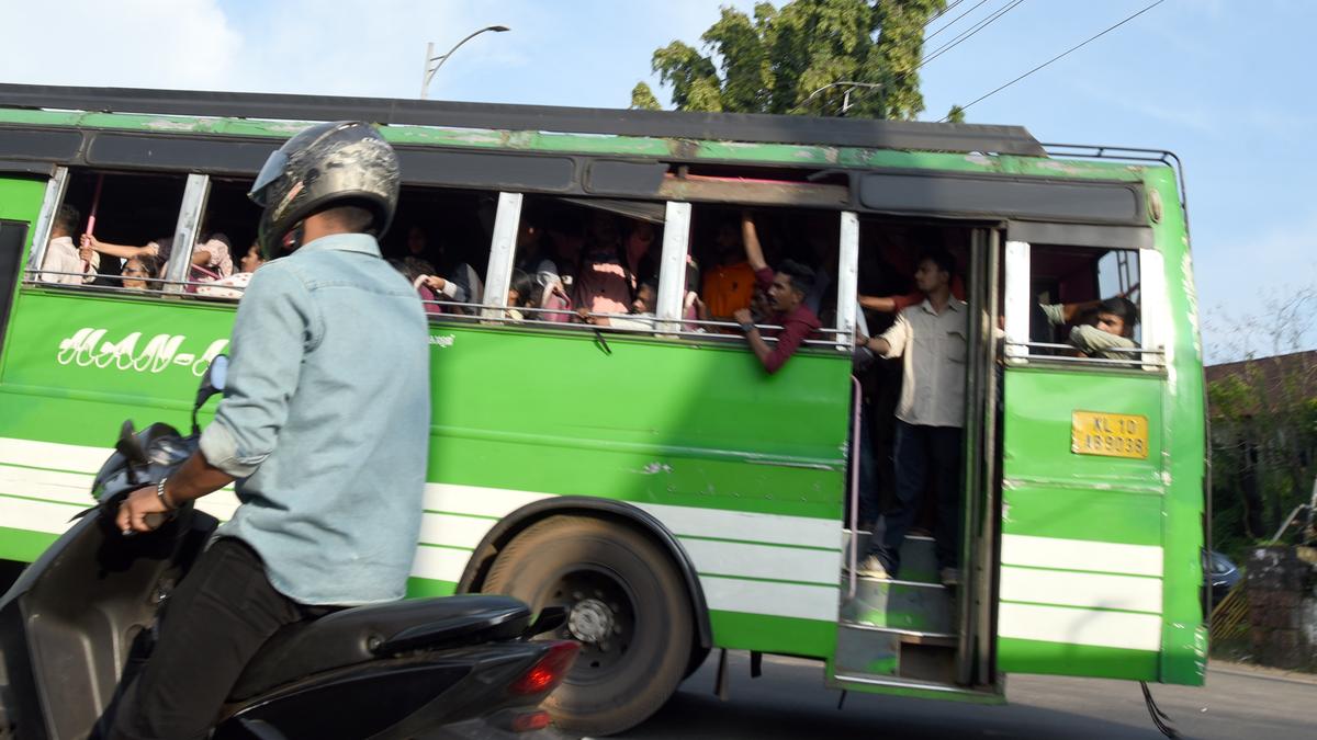 Buses defy court order, risking passenger safety with open-door operations