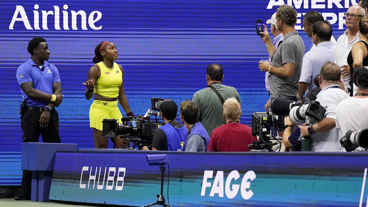 U.S. Open semifinal | Climate protest interrupts match between Coco Gauff and Karolina Muchova