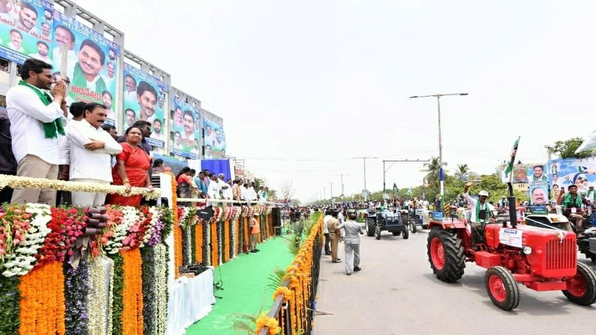 Andhra Pradesh Farmers given tractors, harvesters under YSR Yantra