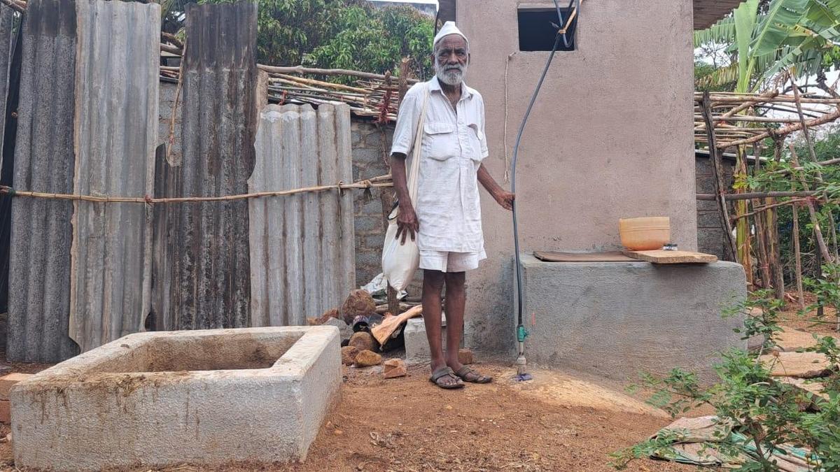 Gobar gas plants at homes provide shield to residents of Belagavi’s Kattanbavi amid cylinder shortage