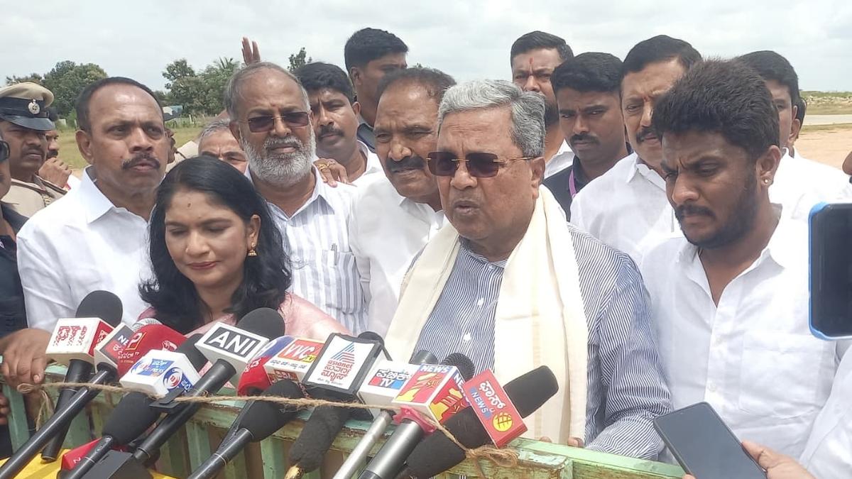 Karnataka CM Siddaramaiah visits Hasanamba Temple, prays for peace and harmony