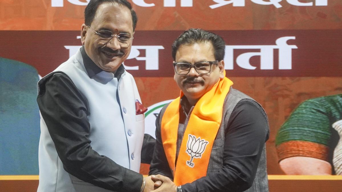 Former AAP MLA Rajesh Gupta joins BJP