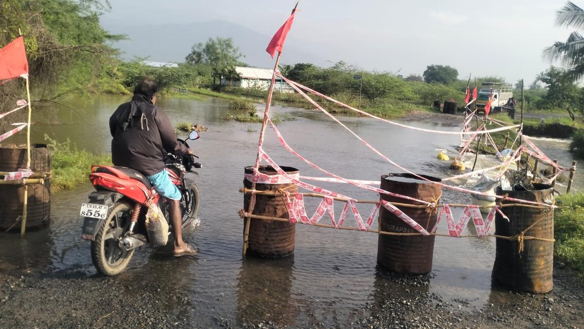 Residents demand new bridge between Maruvathur and Ammampalayam