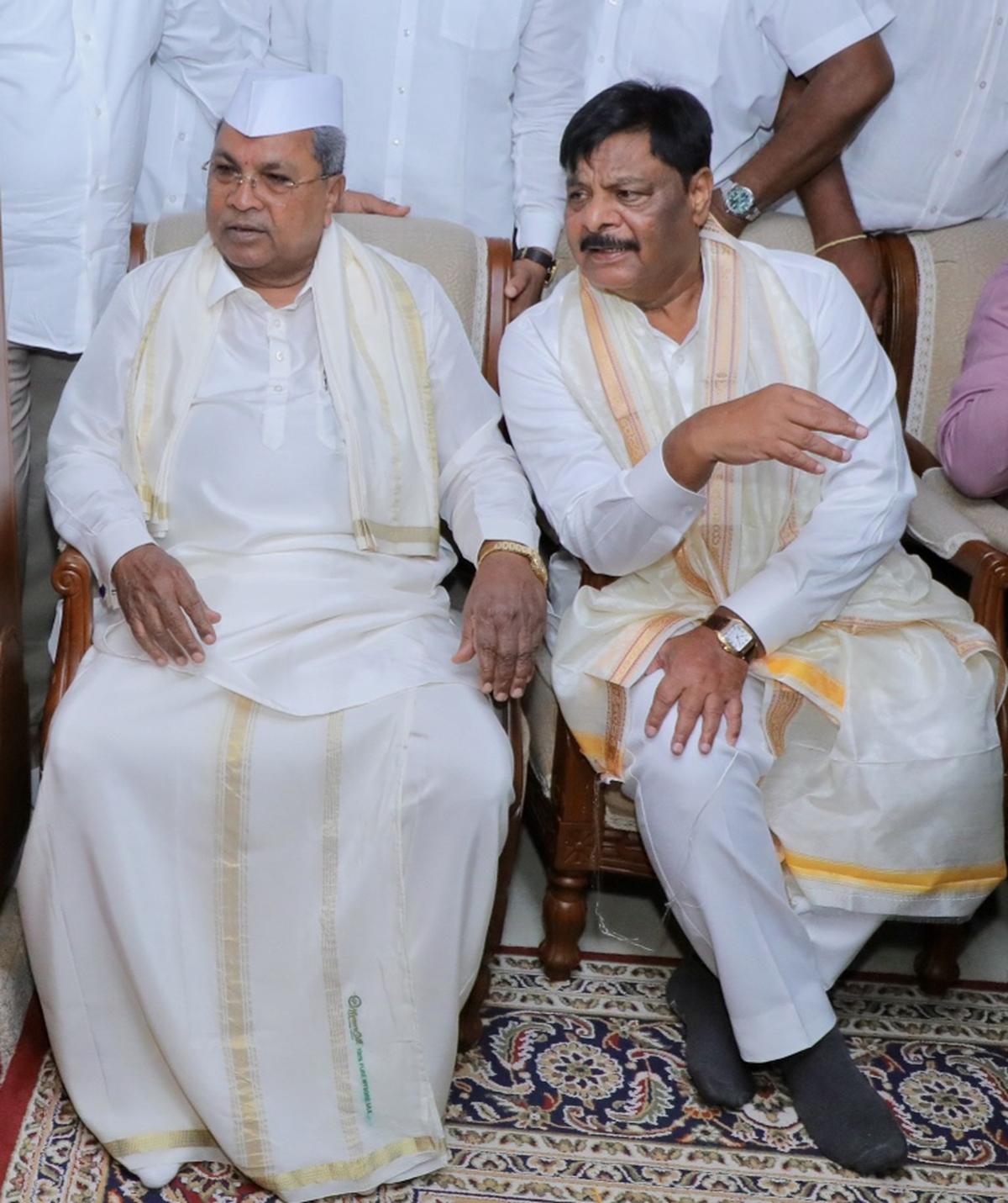 Row over Minister's grandson in open jeep with dignitaries during Mysuru Dasara  programme - The Hindu