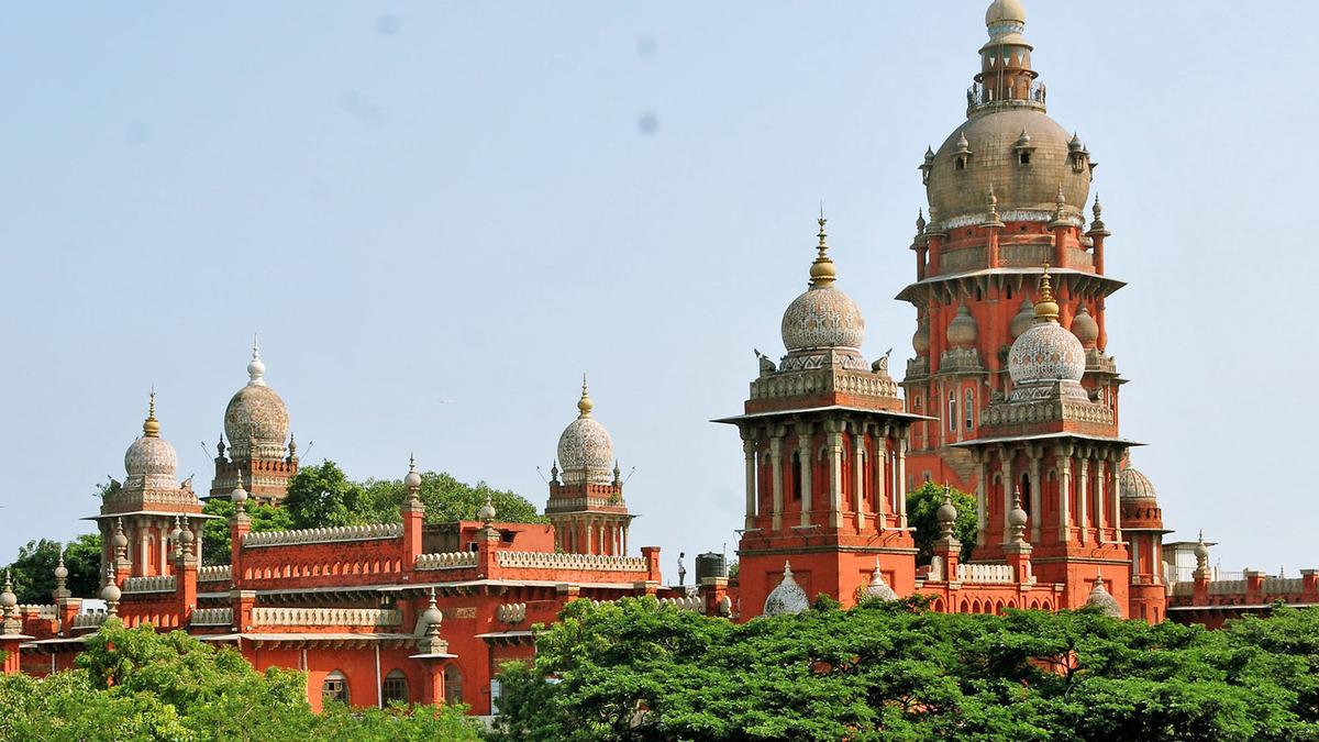 Madras High Court permits convict to wear civil dress while arguing case through video call
