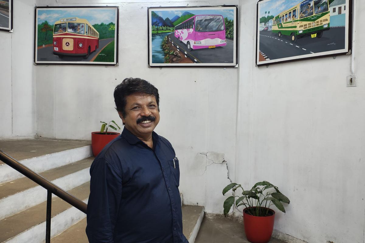Mahesh Velayudhan at the KSRTC Art Museum at East Fort, Thiruvananthapuram Mahesh Velayudhan at the KSRTC Art Museum at East Fort, Thiruvananthapuram