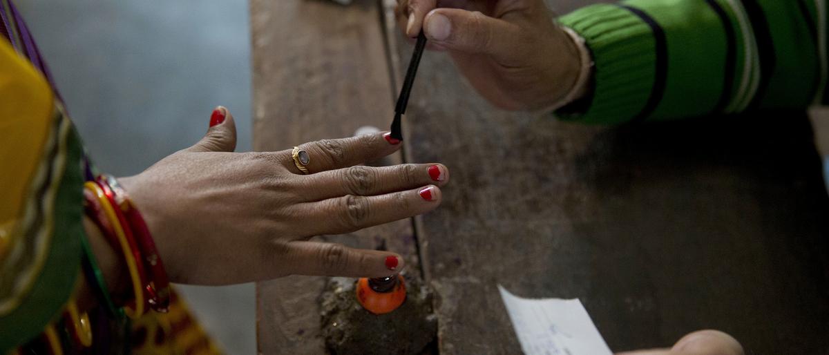 Kashmir’s 2 DDC constituencies see 43% voting