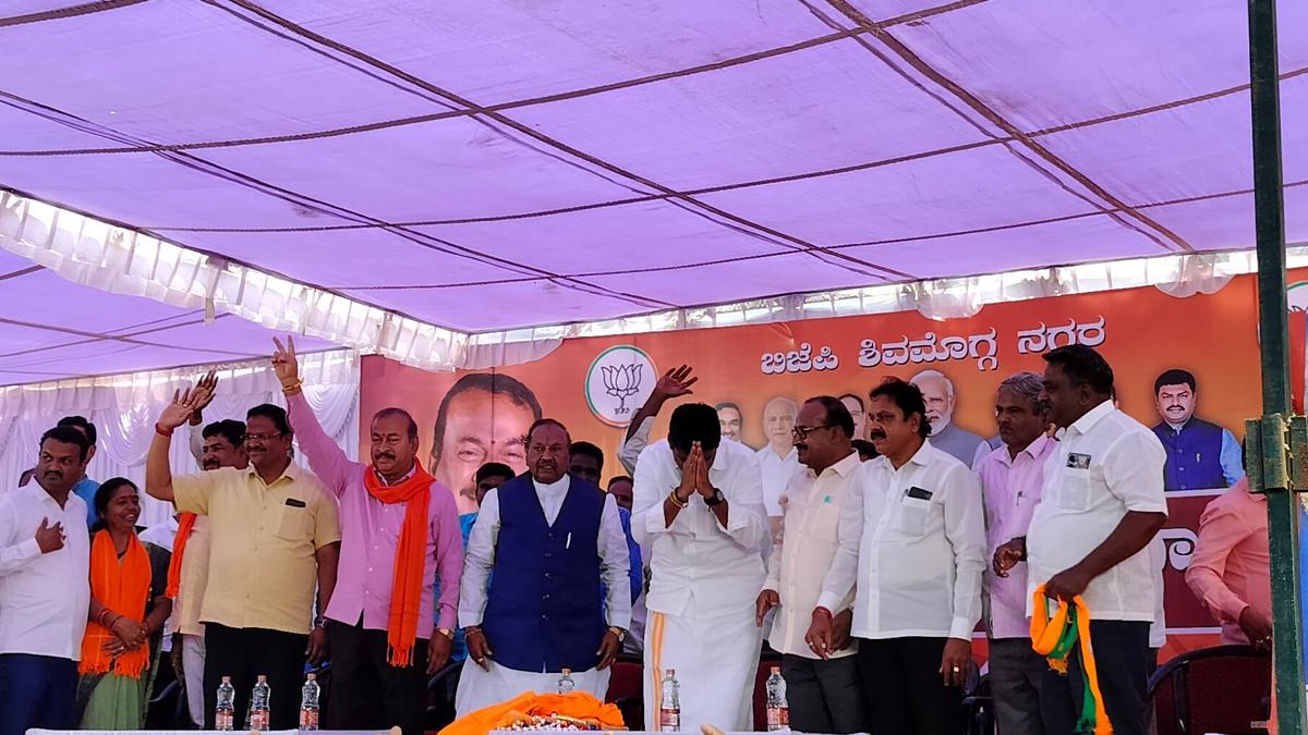 Eshwarappa stops Tamil Nadu state song at campaign meet in Shivamogga, insists on playing Karnataka state song